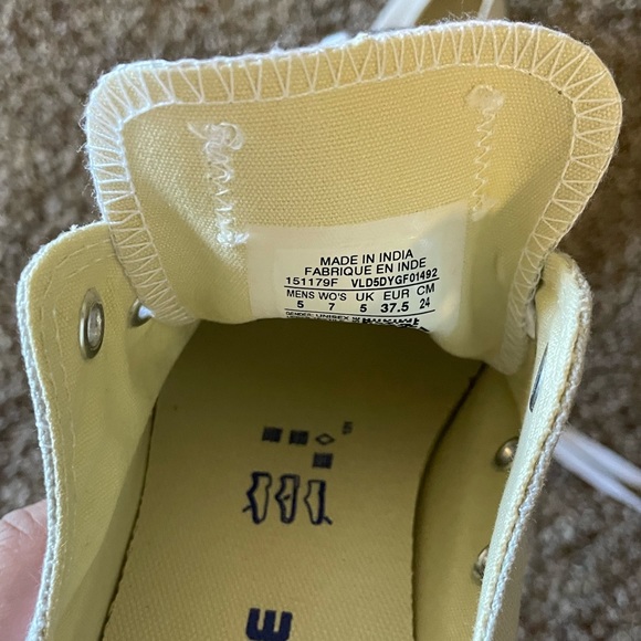 CONVERSE: Light Grey Chuck Taylor All Star Classic - Picture 3 of 3